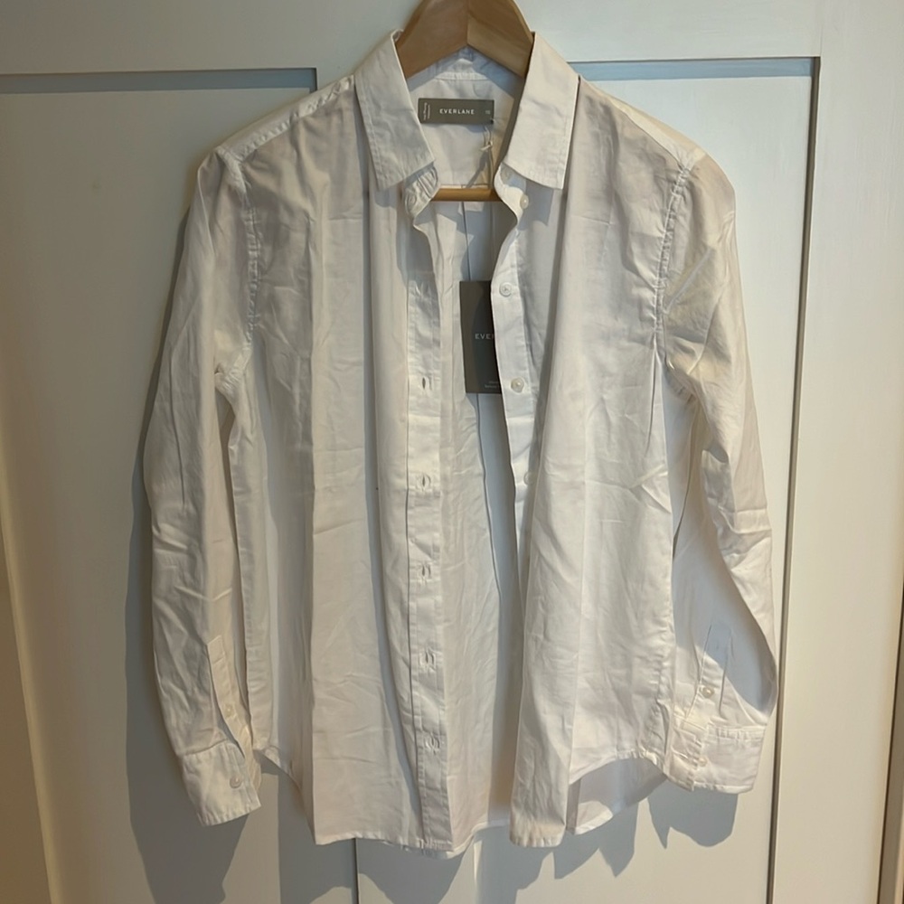 Everlane cotton button up size 00 NWT can fit up to small